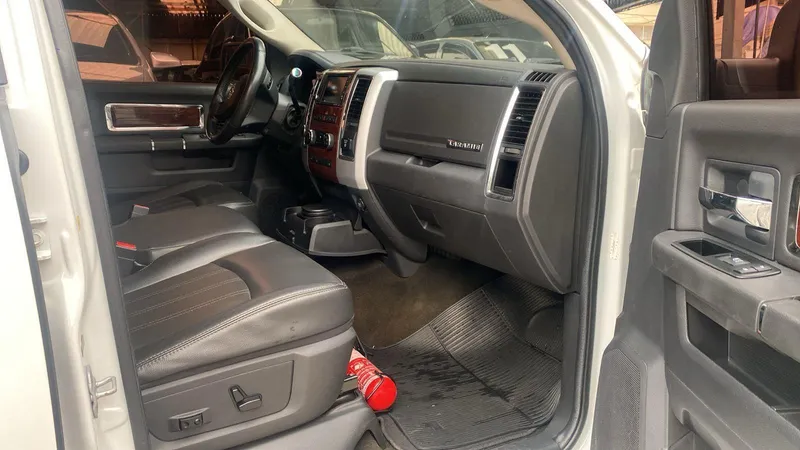 Dodge RAM Branco
