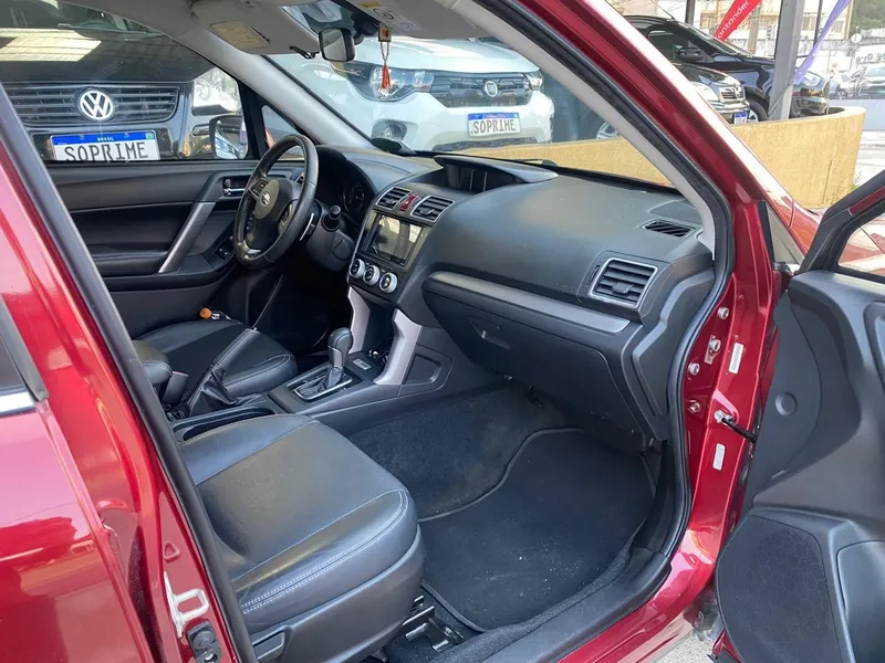 Subaru Forester Vermelho