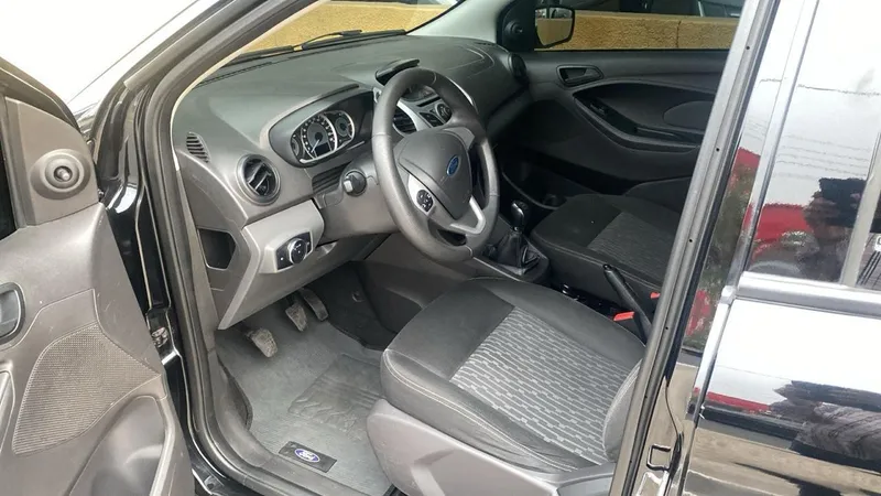 Ford Ka Hatch Preto