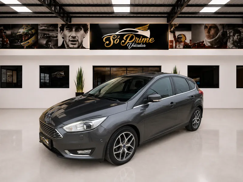 Ford Focus Hatch Cinza