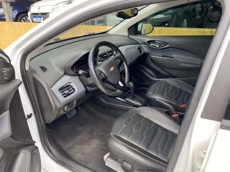 Chevrolet Onix Branco