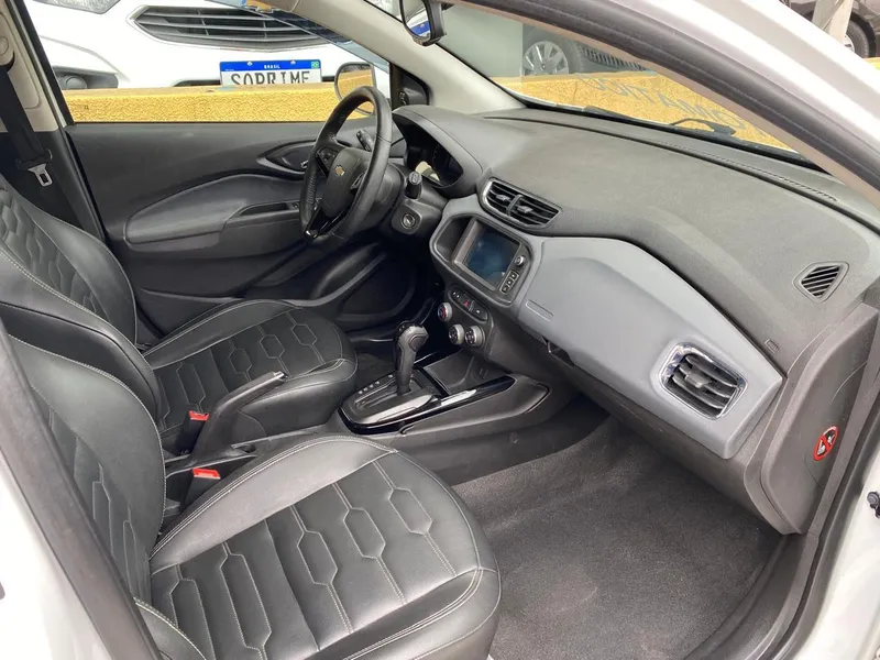 Chevrolet Onix Branco