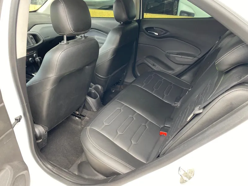 Chevrolet Onix Branco