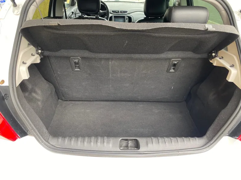 Chevrolet Onix Branco