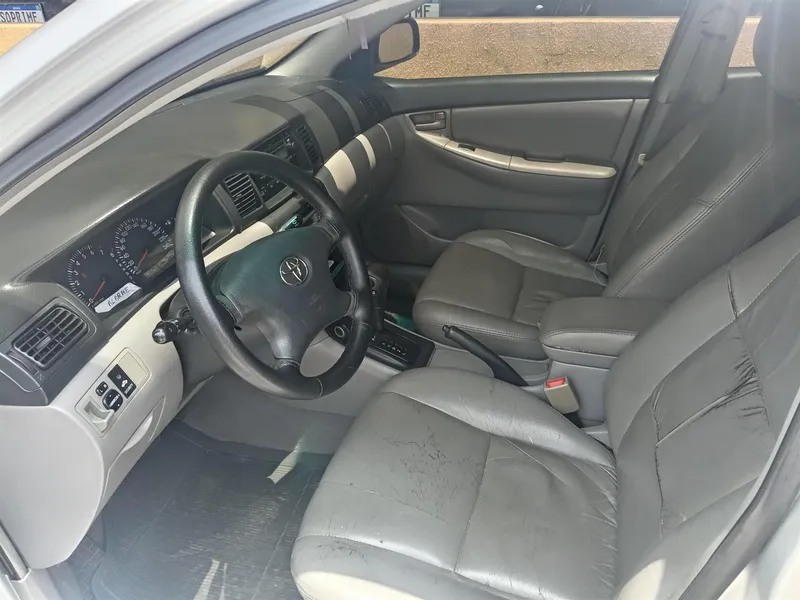 Toyota Corolla Prata