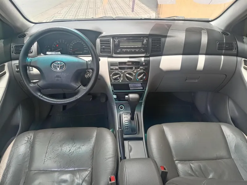 Toyota Corolla Prata