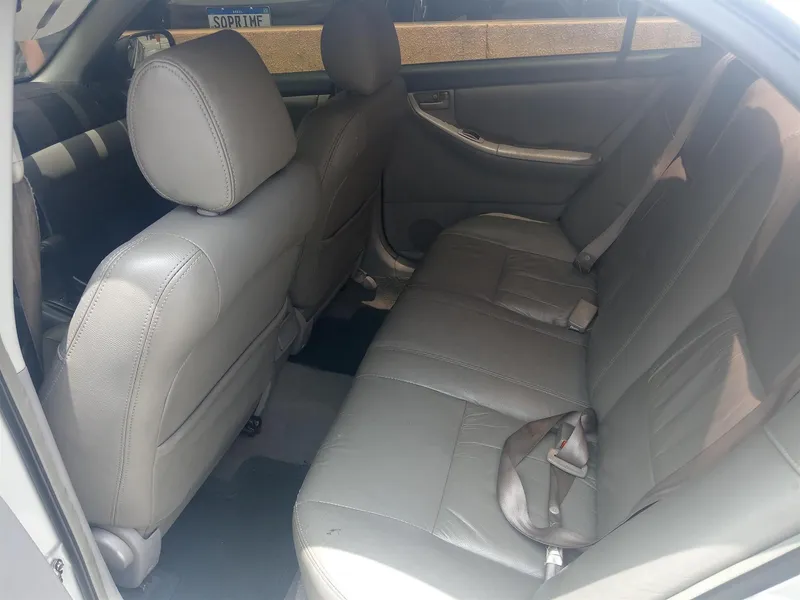 Toyota Corolla Prata