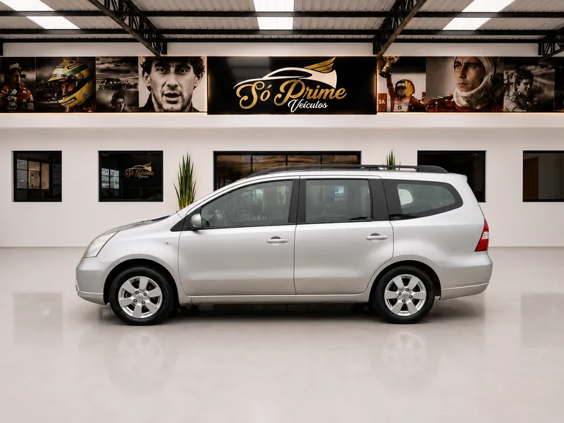 Nissan Livina Prata