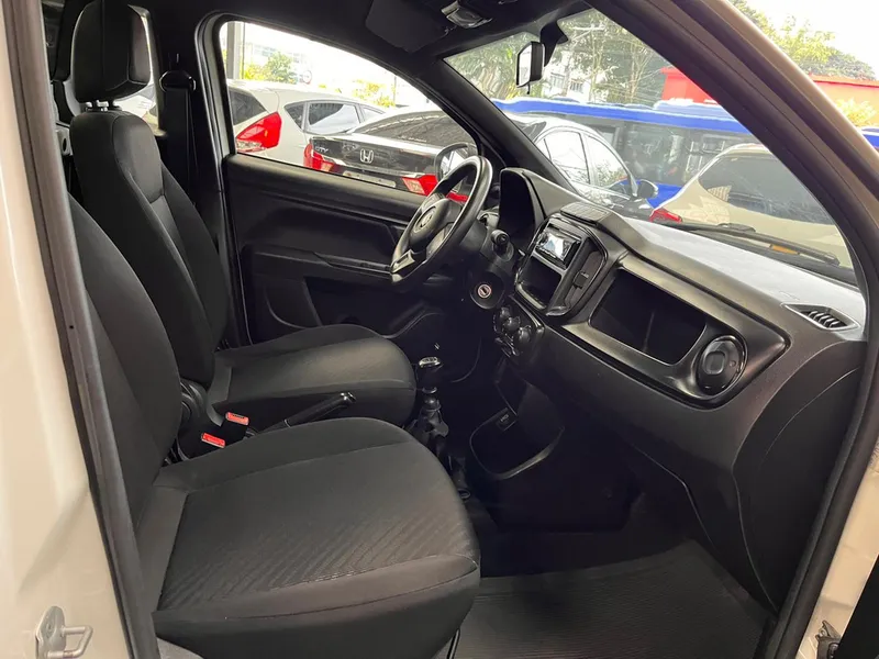Fiat Strada Branco