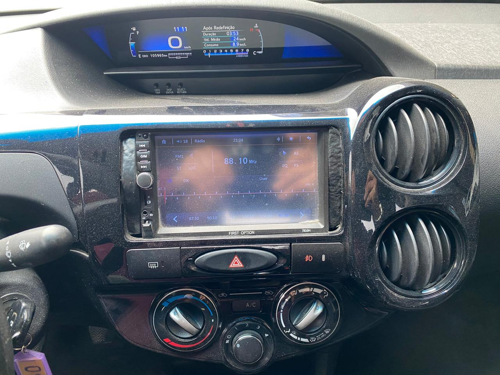 Toyota Etios Sedan Preto