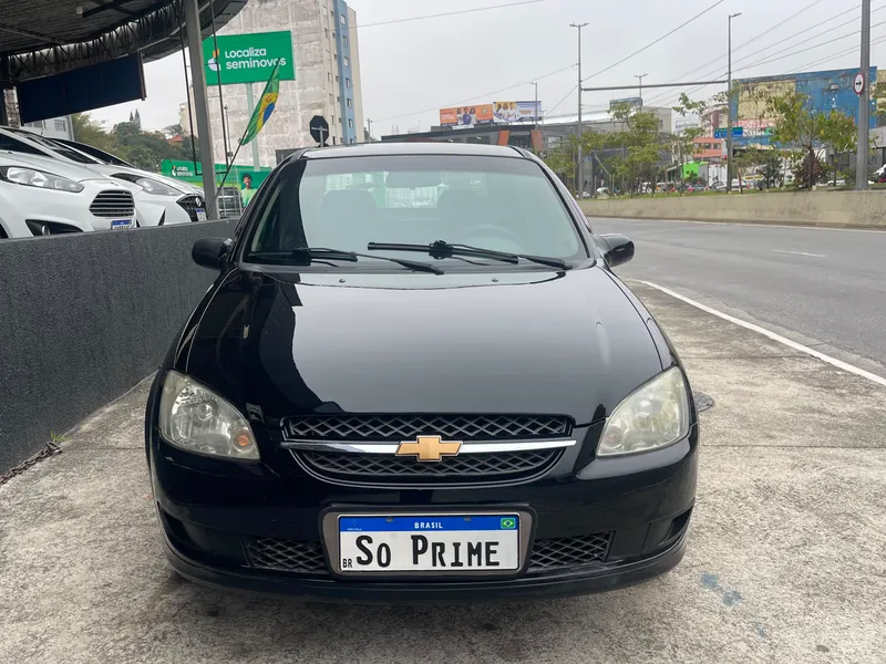 Chevrolet Classic Preto