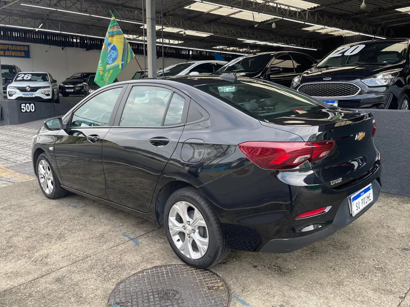 Chevrolet Onix Sedan Preto