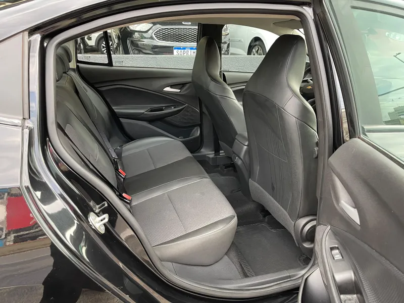 Chevrolet Onix Sedan Preto