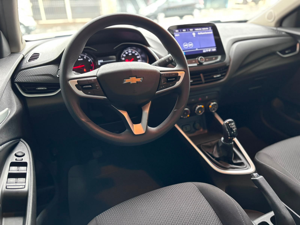 Chevrolet Onix Sedan Prata