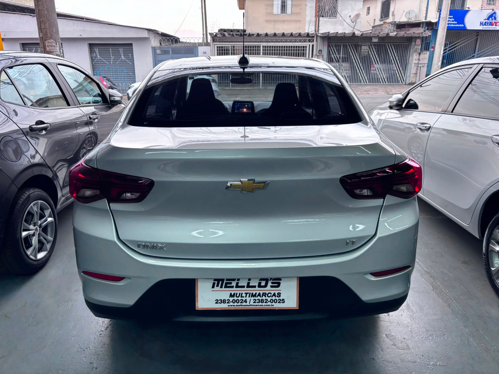 Chevrolet Onix Sedan Prata