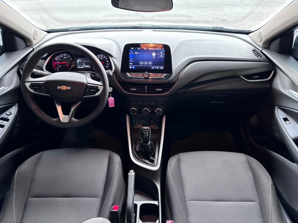 Chevrolet Onix Sedan Prata