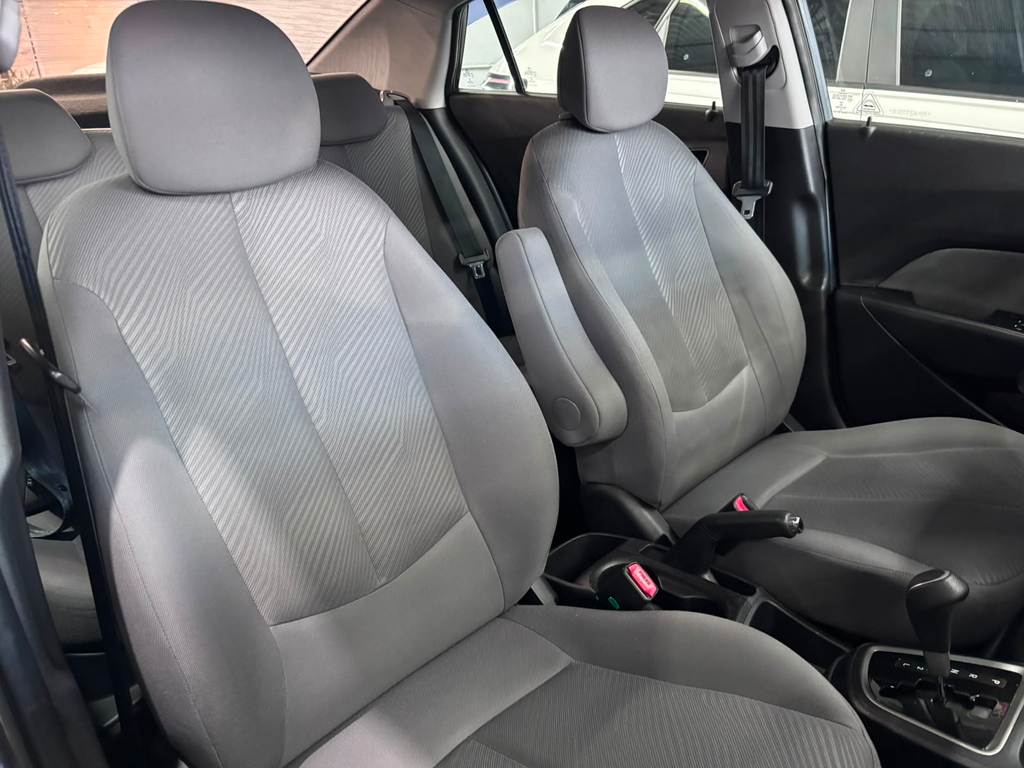 Hyundai HB20S Cinza