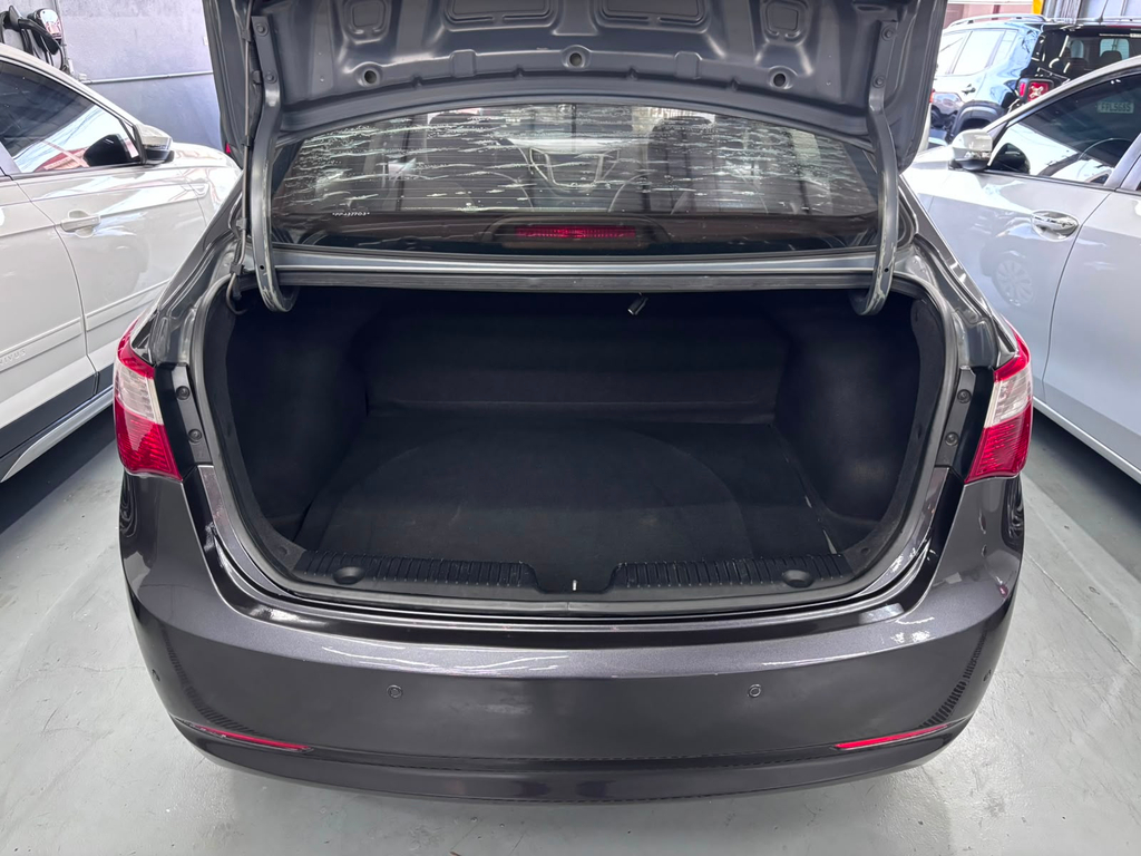 Hyundai HB20S Cinza