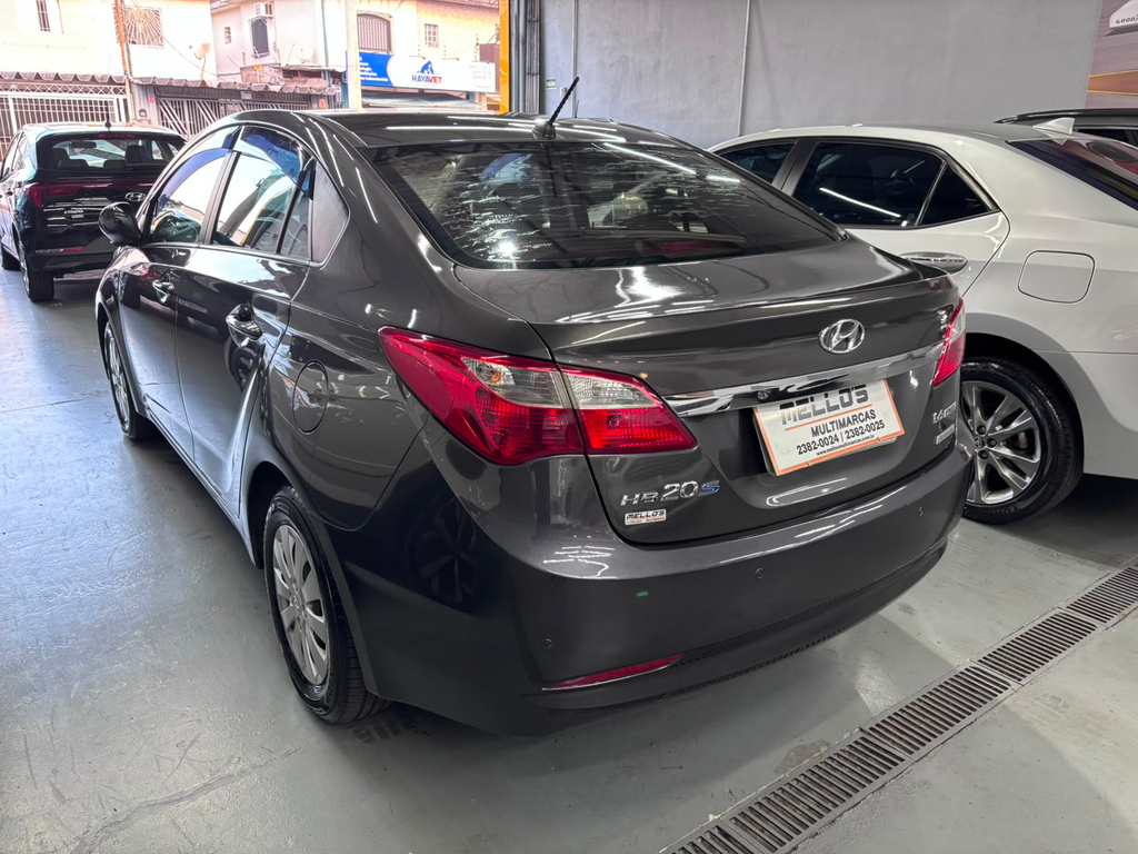 Hyundai HB20S Cinza