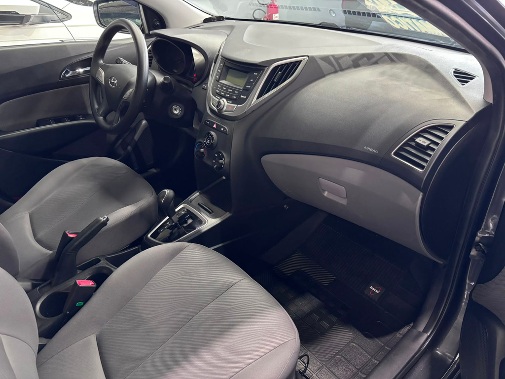 Hyundai HB20S Cinza