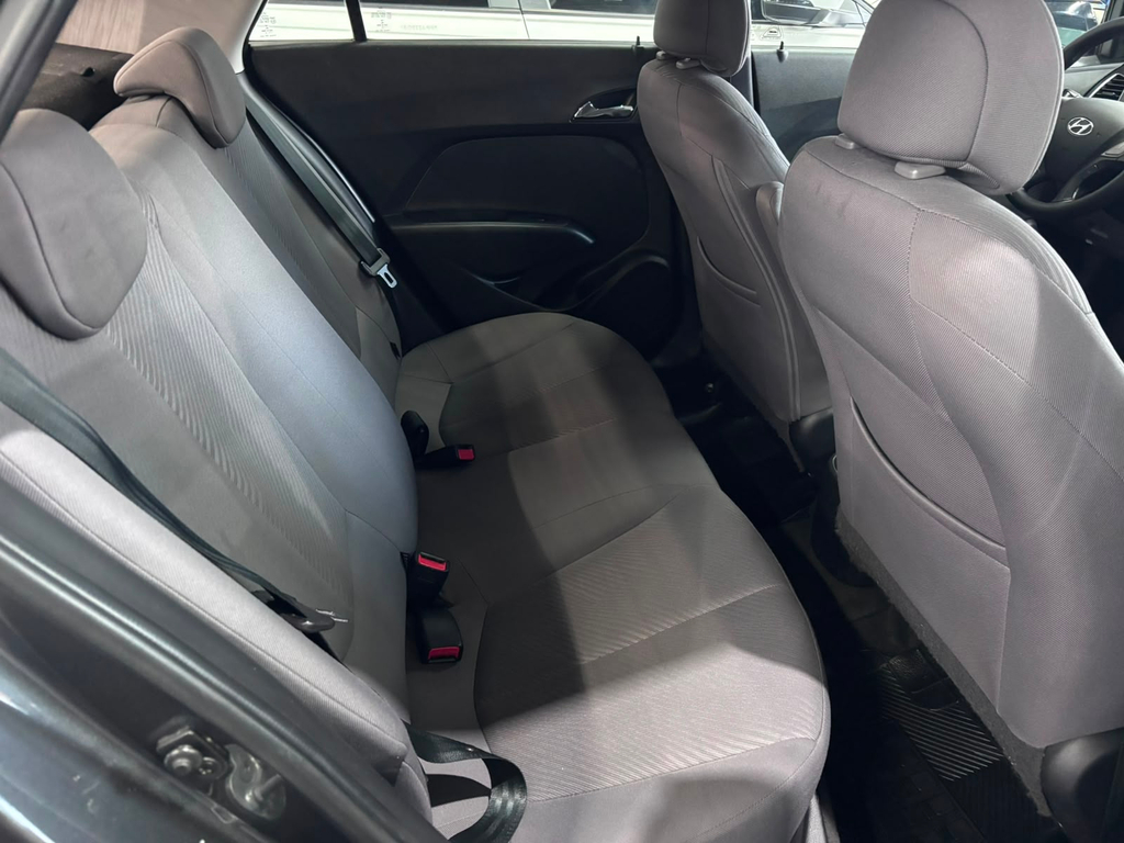 Hyundai HB20S Cinza