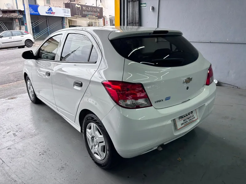 Chevrolet Onix Branco