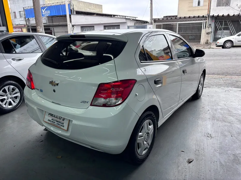 Chevrolet Onix Branco