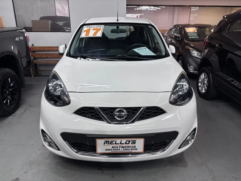 Nissan March Branco