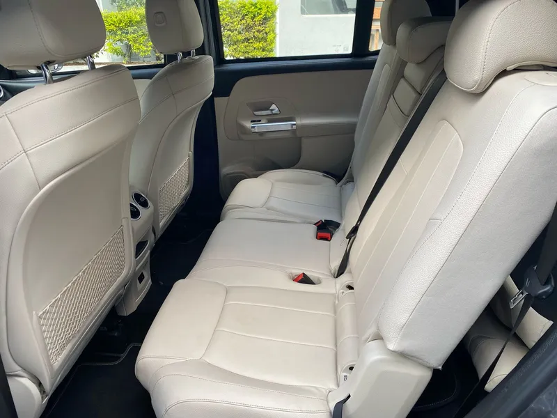 Mercedes Benz GLB 200 Cinza