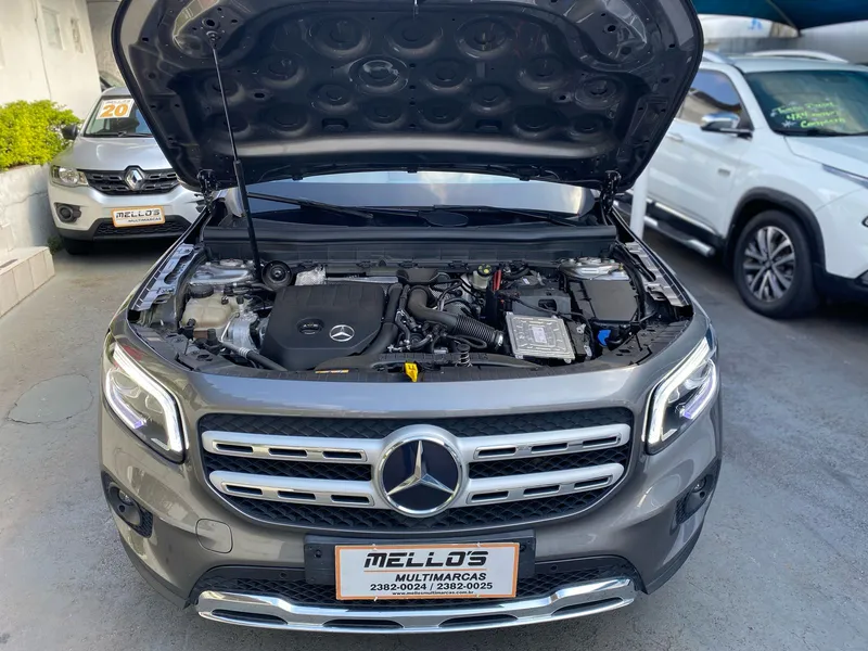 Mercedes Benz GLB 200 Cinza