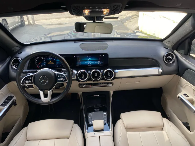 Mercedes Benz GLB 200 Cinza