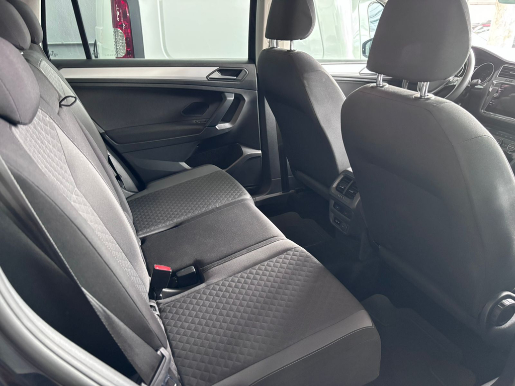 Volkswagen Tiguan Preto