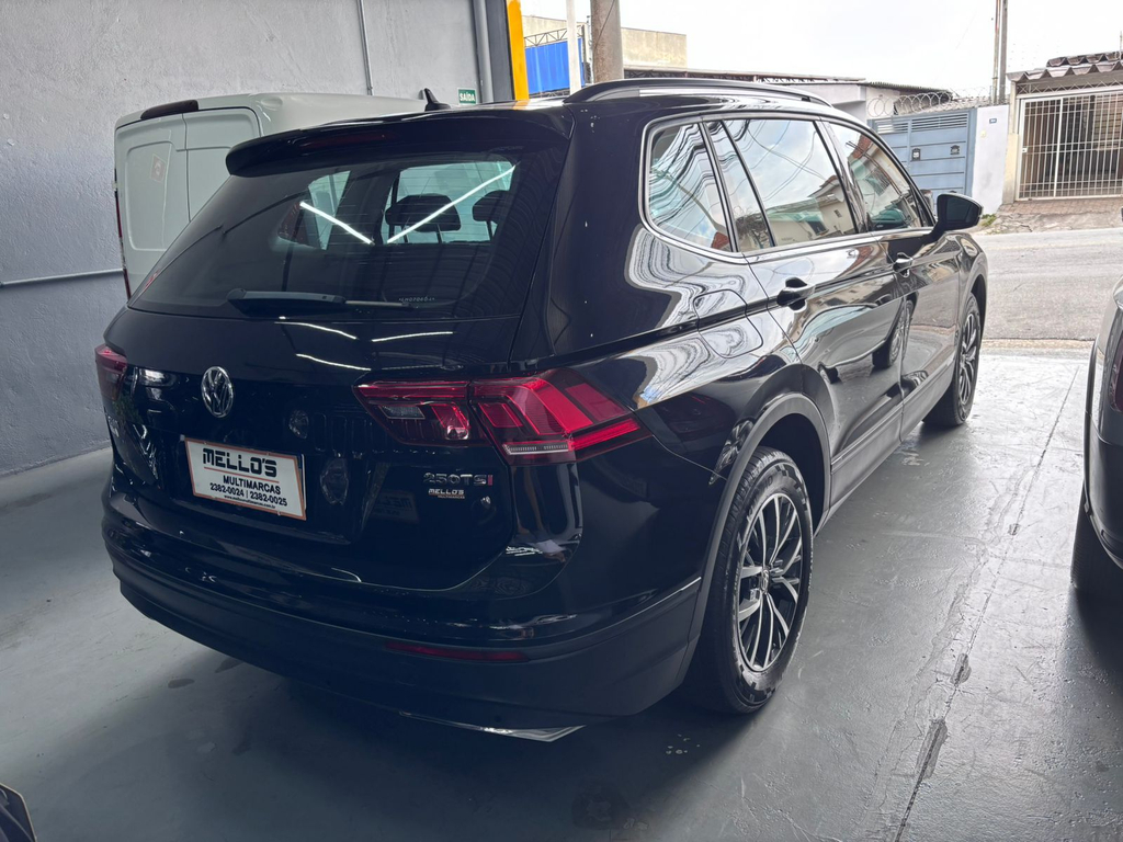 Volkswagen Tiguan Preto