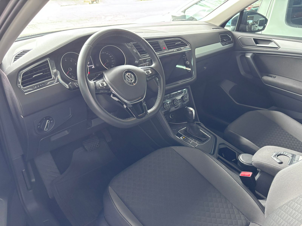 Volkswagen Tiguan Preto
