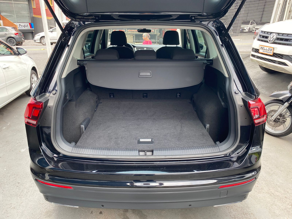 Volkswagen Tiguan Preto