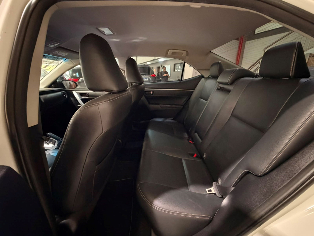 Toyota Corolla Branco