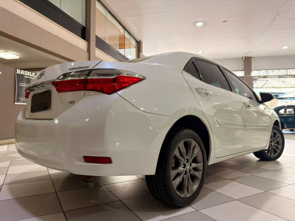 Toyota Corolla Branco