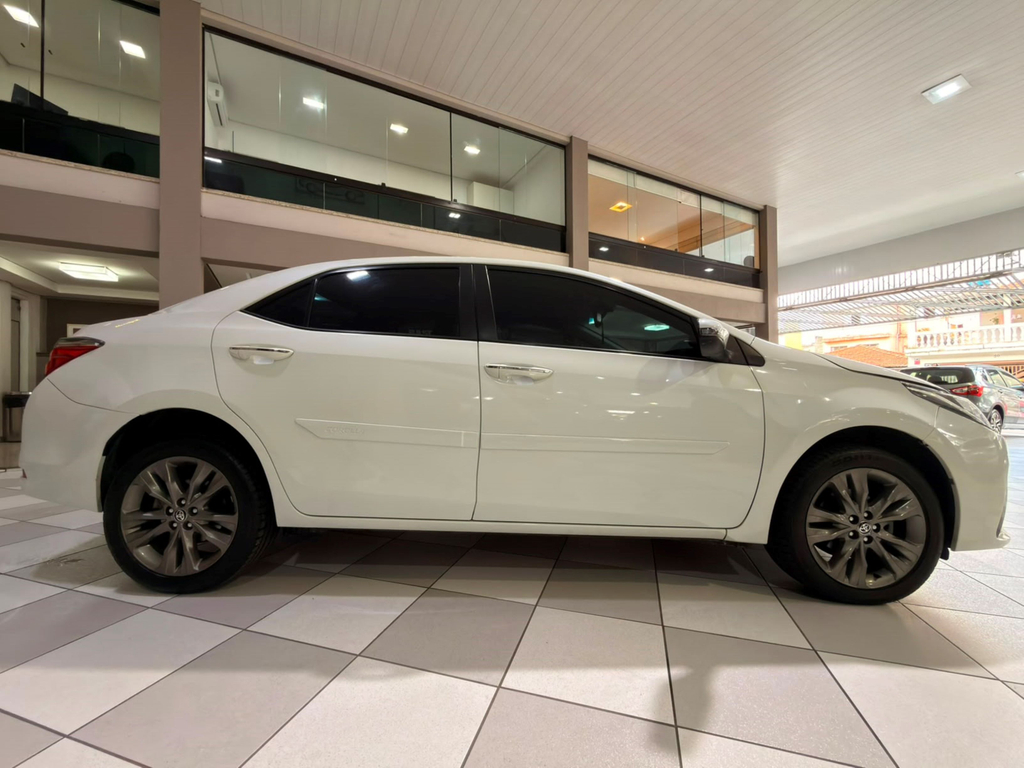 Toyota Corolla Branco