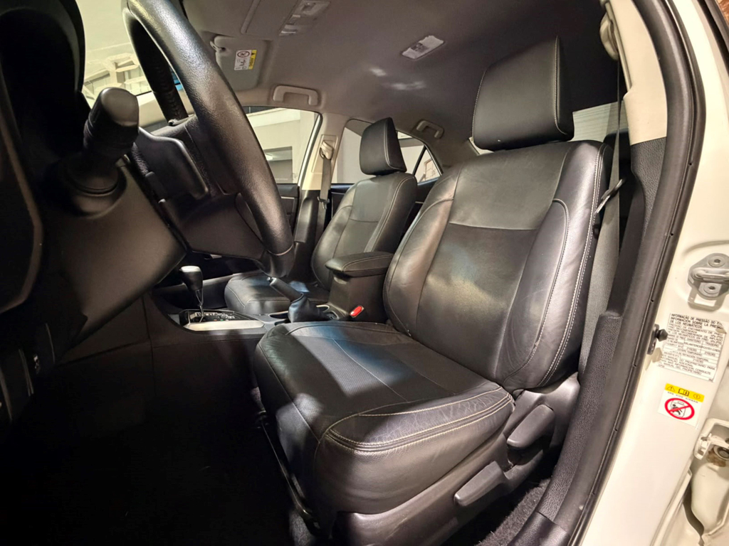 Toyota Corolla Branco