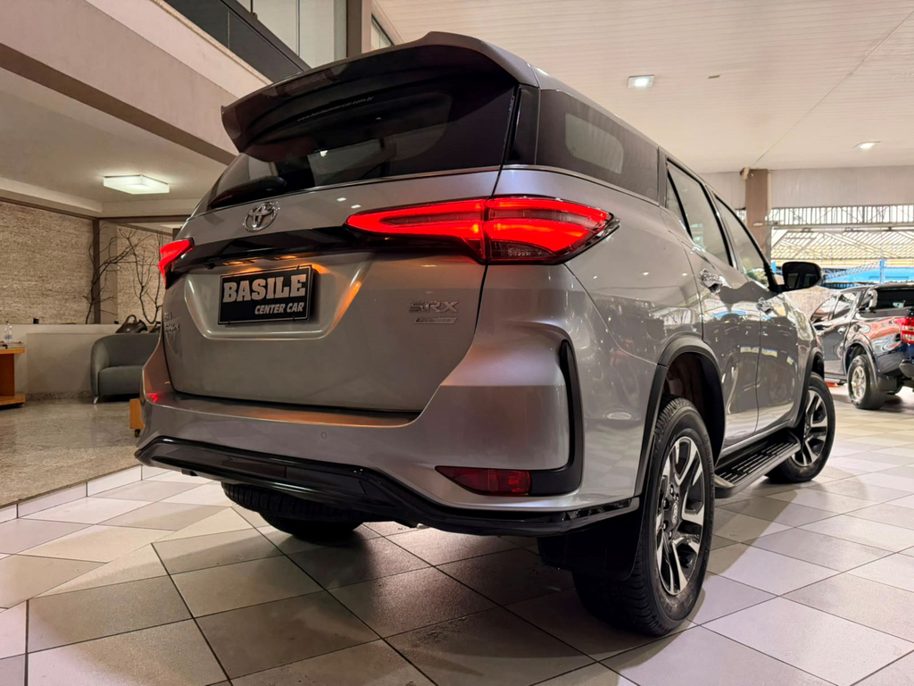Toyota Hilux Prata