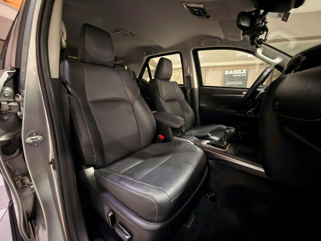Toyota Hilux Prata
