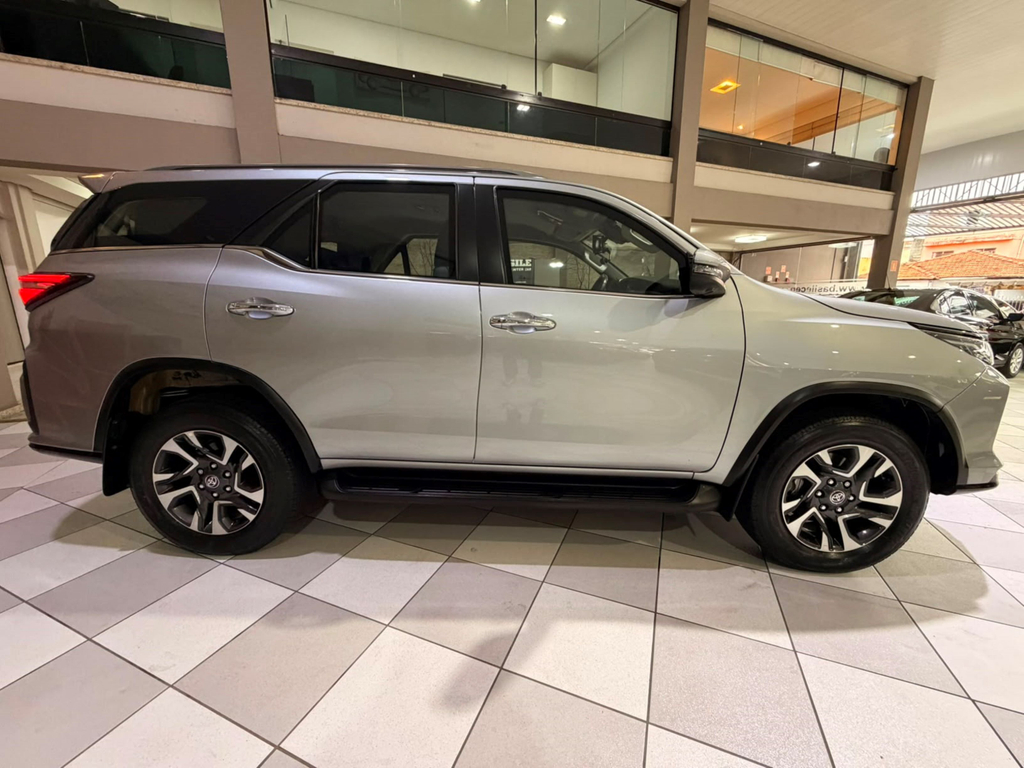 Toyota Hilux Prata