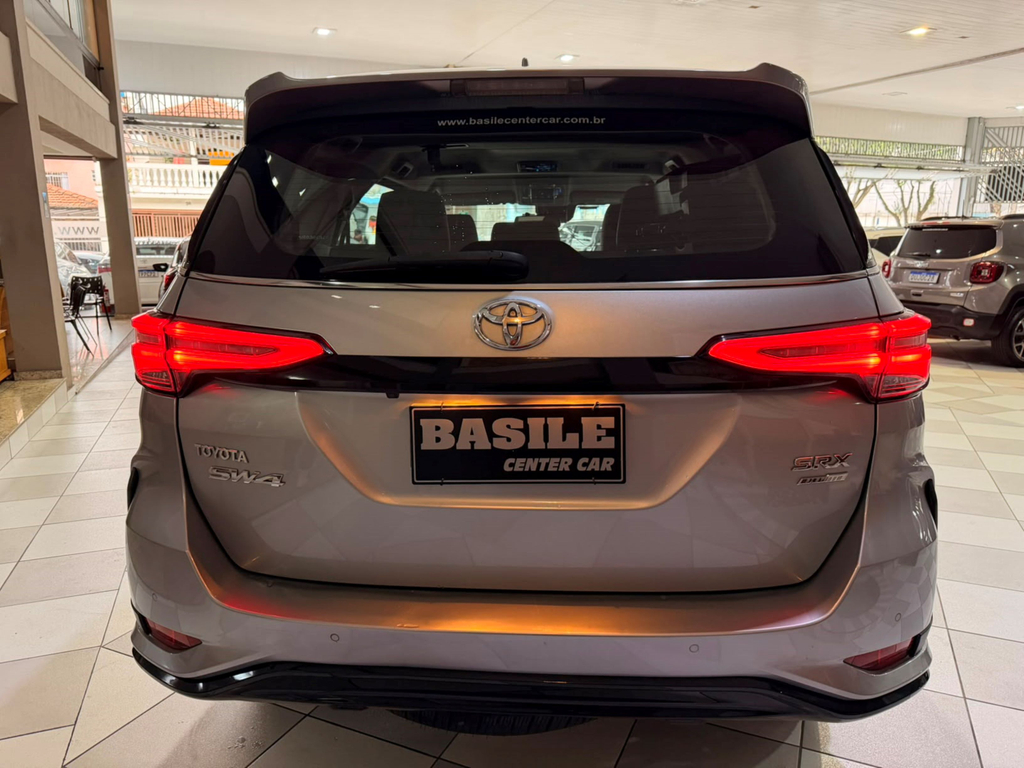 Toyota Hilux Prata