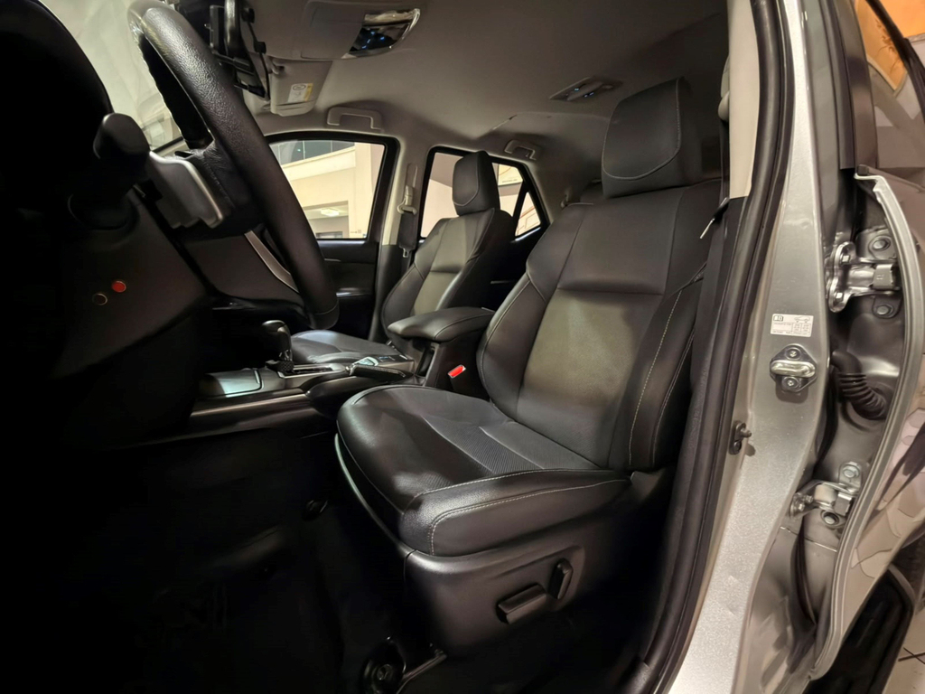Toyota Hilux Prata
