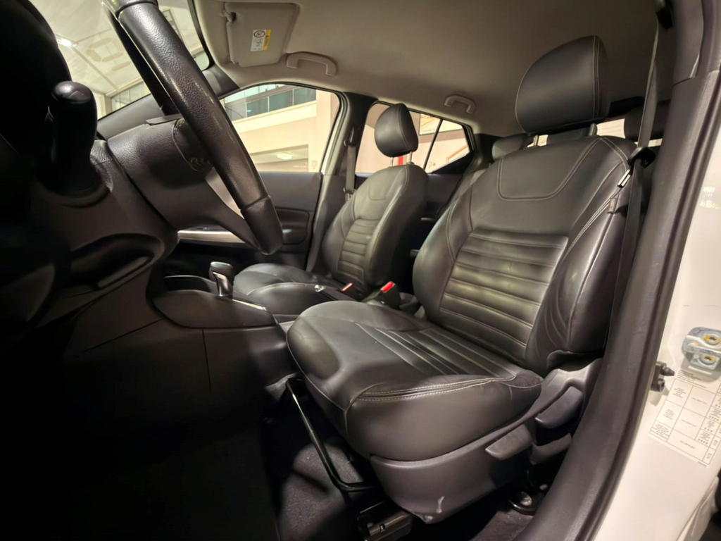 Nissan Kicks Branco