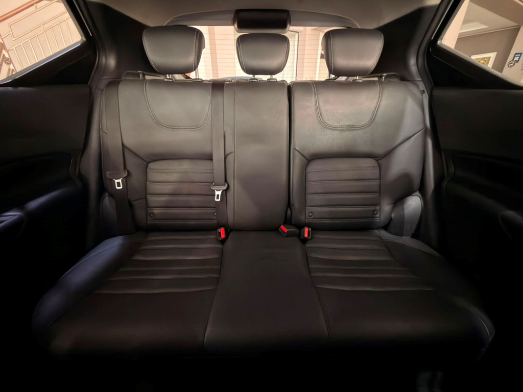 Nissan Kicks Branco