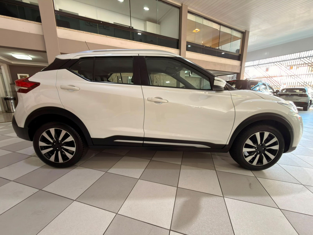 Nissan Kicks Branco