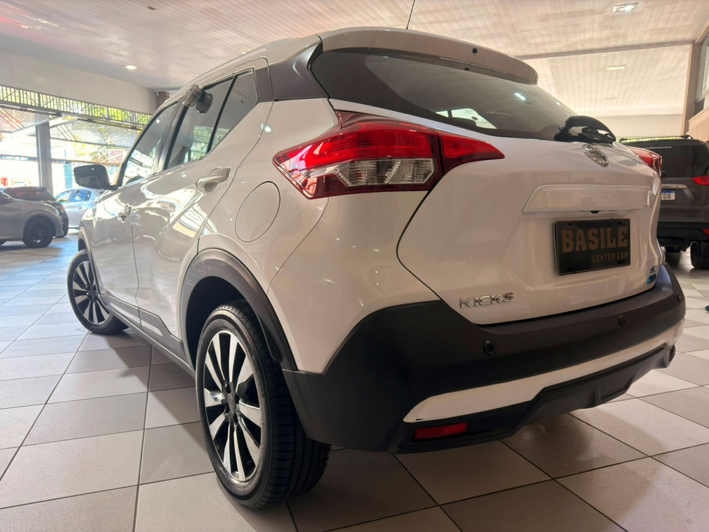 Nissan Kicks Branco