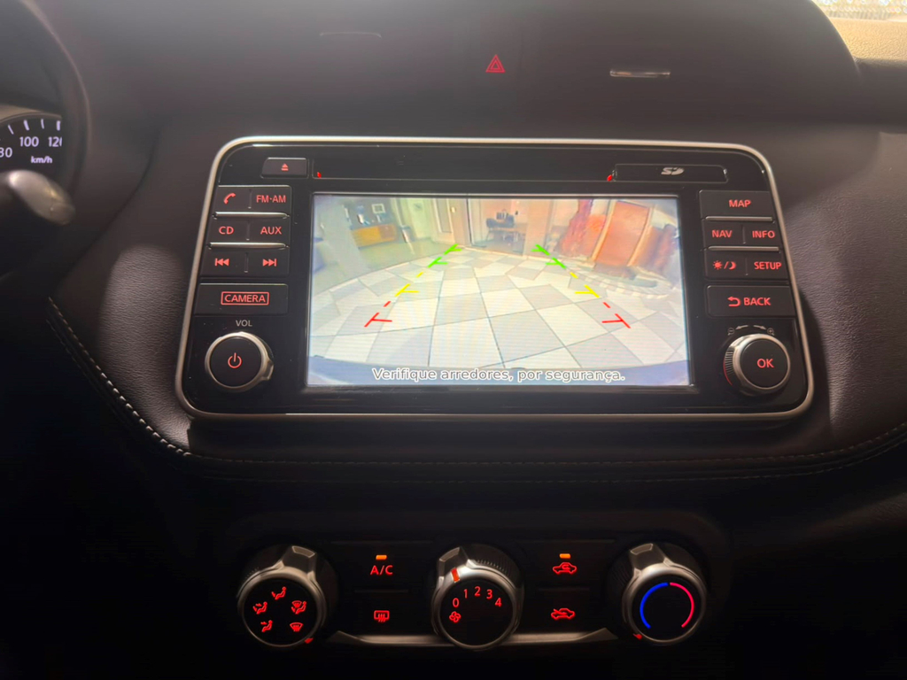 Nissan Kicks Branco