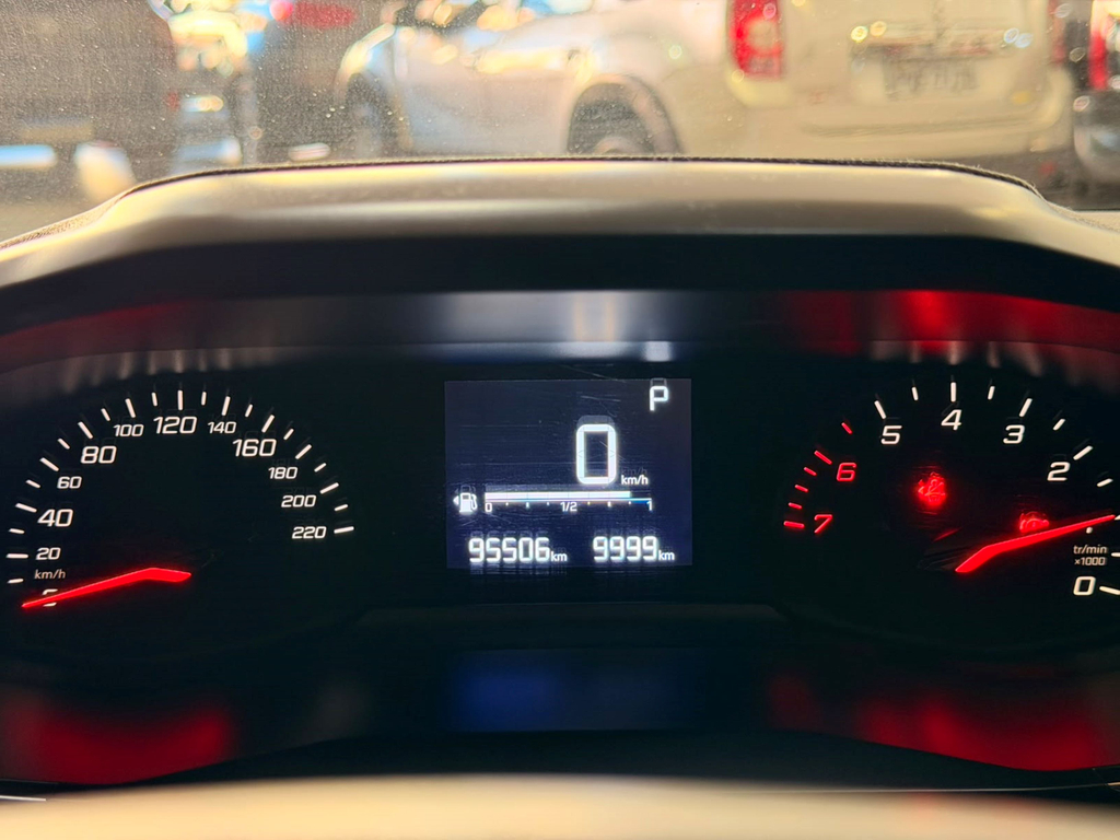 Peugeot 208 Prata